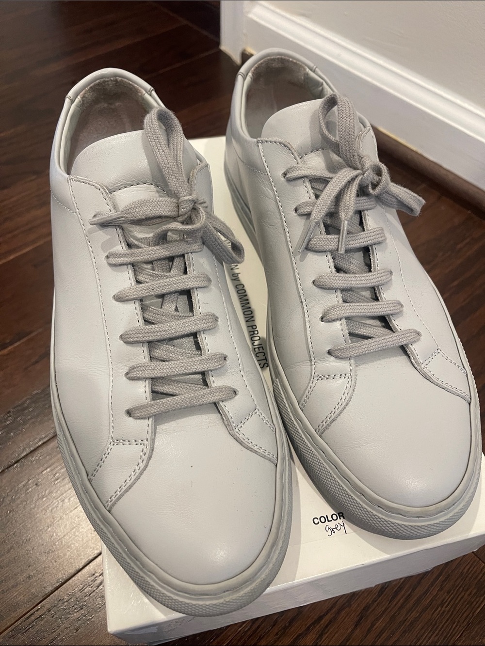 Common Projects Womans Light Grey Leather Low-Top Sneakers